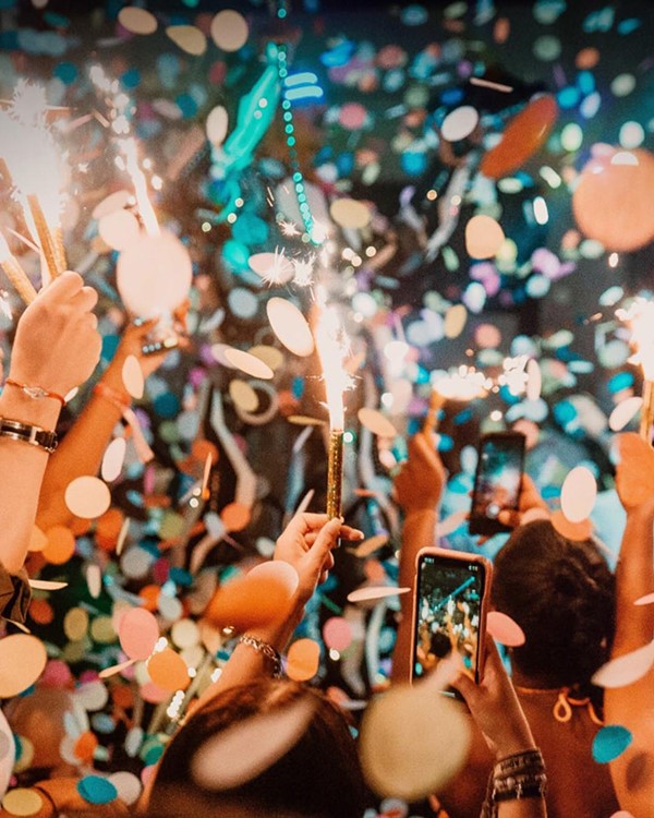 Soirée dans la boîte Café del Mar VIP à Malta. Trouvez des promoteurs pour la liste des invités sur Clubbable