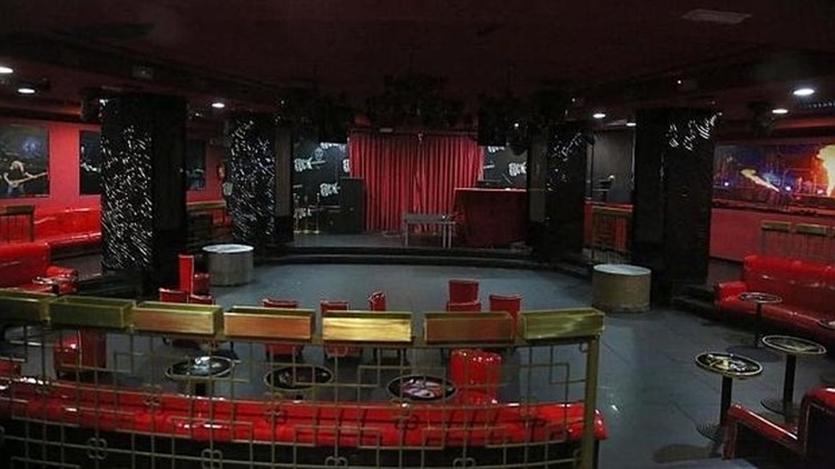 Party at Cafe Berlin VIP nightclub in Madrid. Find promoters for guest list in Clubbable