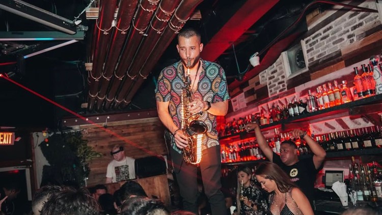 Soirée dans la boîte Candela Bar Brickell VIP à Miami. Trouvez des promoteurs pour la liste des invités sur Clubbable