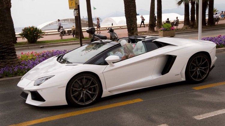 Car Rental with Driver boîte de nuit Cannes