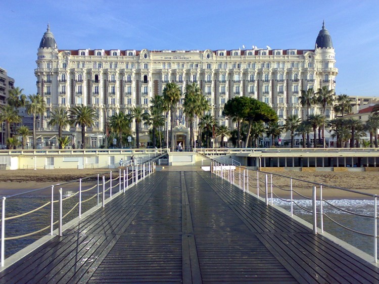 Carlton Hotel nightclub Cannes