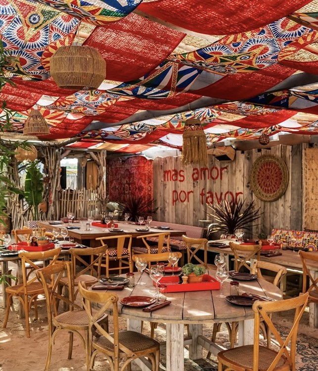 Party at Casa Amor VIP nightclub in St Tropez. Find promoters for guest list in Clubbable