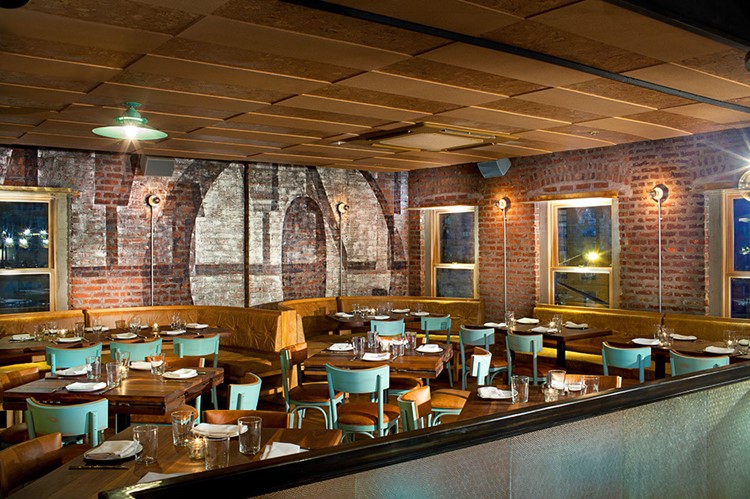 Party at Catch VIP nightclub in New York. Find promoters for guest list in Clubbable