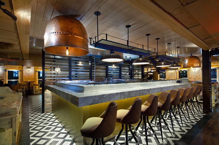 Party at Catch VIP nightclub in New York. Find promoters for guest list in Clubbable