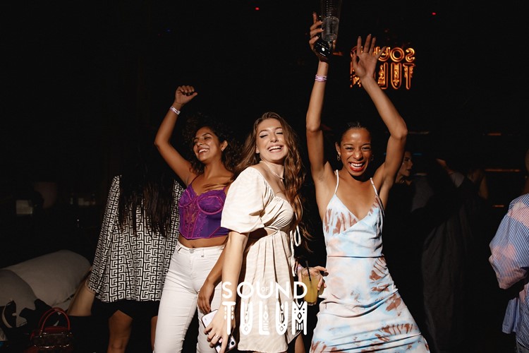 Sound of Tulum party at Cova nightclub girls having fun dancing 