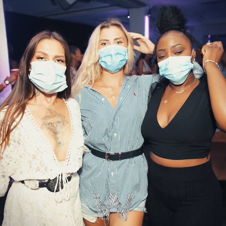 Chalet Du Lac Paris Parisian parties events terrace girls fun go out