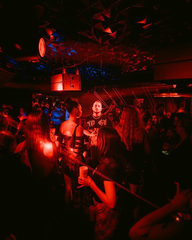 Chez Tania club Paris overview VIP area tables luxurious interior fun