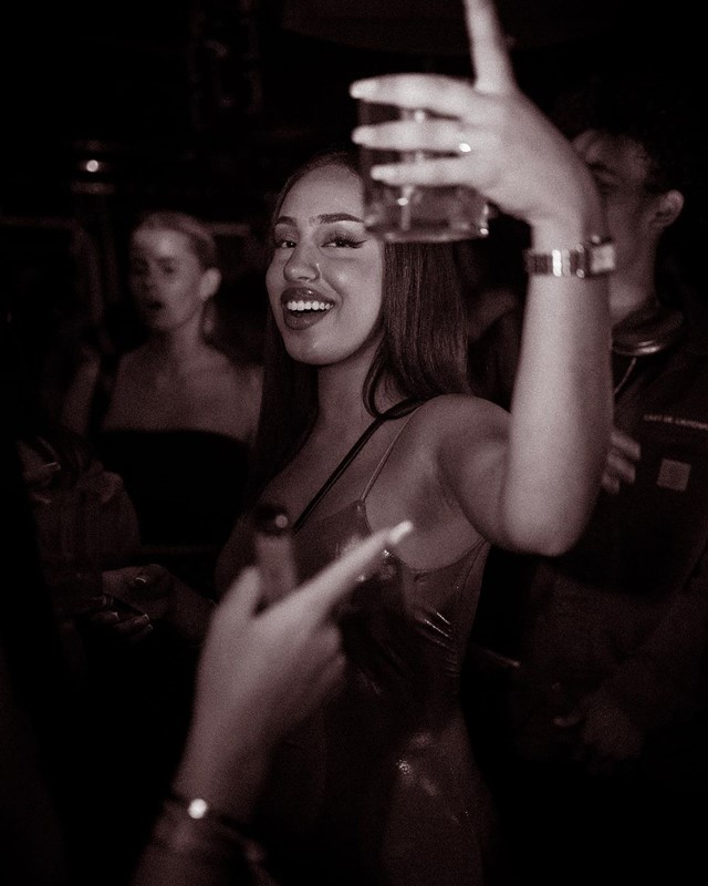 Chez Tania club Paris interior nightclub fun party event tables 