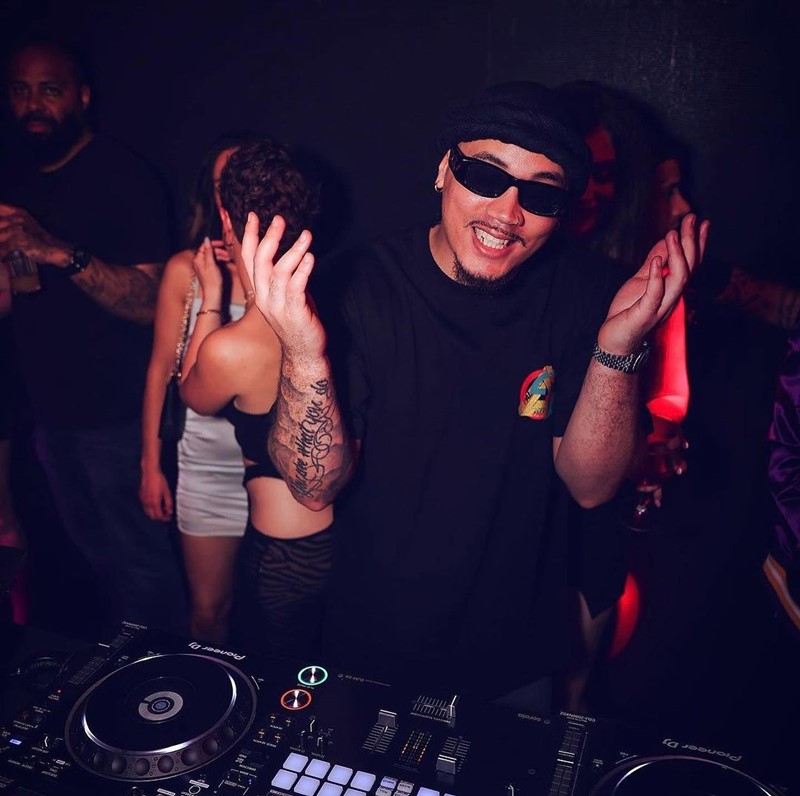 Chez Tania club Paris map live dj music fun nightout