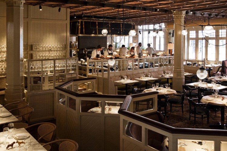 Chiltern Firehouse restaurant London drinks cocktails alcohol bottles pre dinner club eat luxury