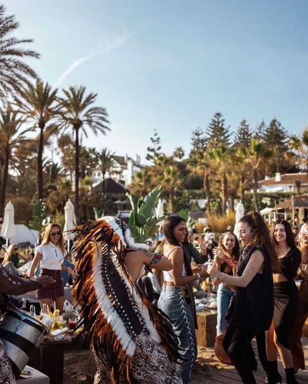 Вечеринка в Chiringuito VIP ночном клубе в Marbella. Найти промоутеров для списка гостей в Clubbable