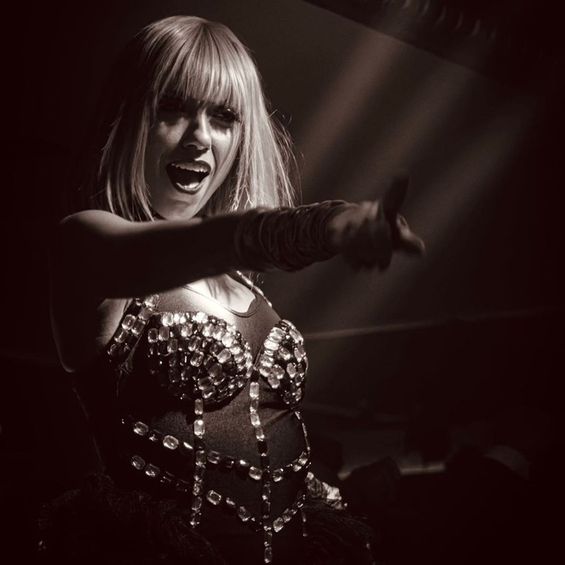 Chrystie nightclub Cannes fancy event crowd partying