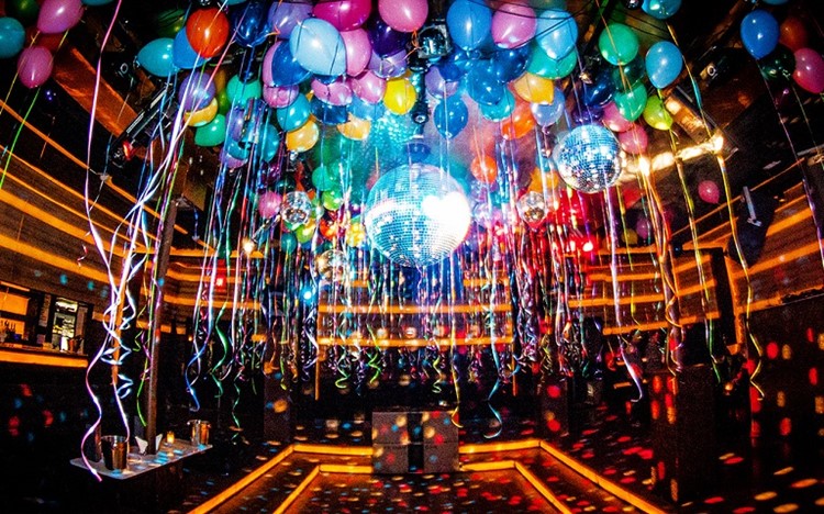Cielo nightclub New York disco ball party balloons dance floor