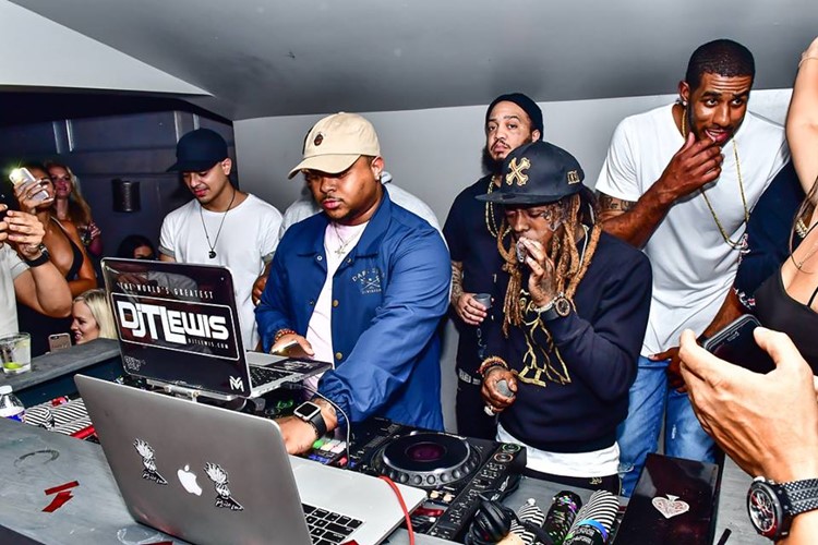 Citizen nightclub Dallas djs mixing music rap house drinking partying dance floor