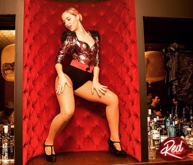 Club NL nightclub Amsterdam exotic dancer red night