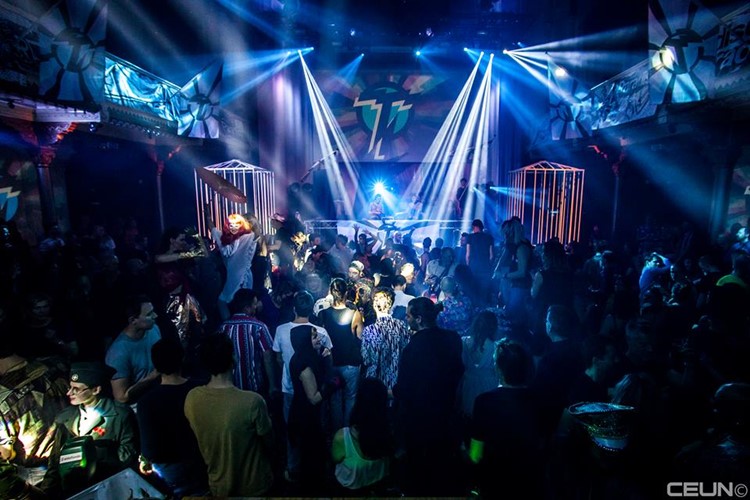 Paradiso nightclub Amsterdam alcohol bottles book your table champagne gin vodka cocktails expensive cheap beer best party