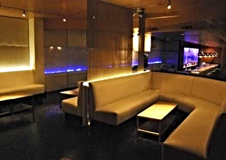 Cosmo bar and lounge SF club table booking area book now birthday hen bachelor celebrate