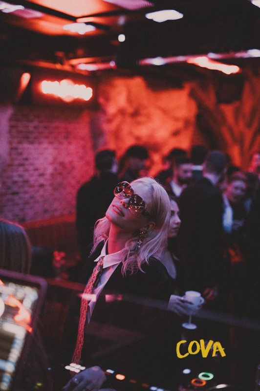 Cova nightclub Paris celebrate your birthday hen due bachelor parties book vip area now reserve table bottles packages