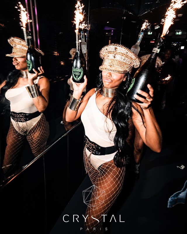 Crystal Lounge nightclub Paris pretty girls guys go out tonight hip hop rnb music best club have fun dance