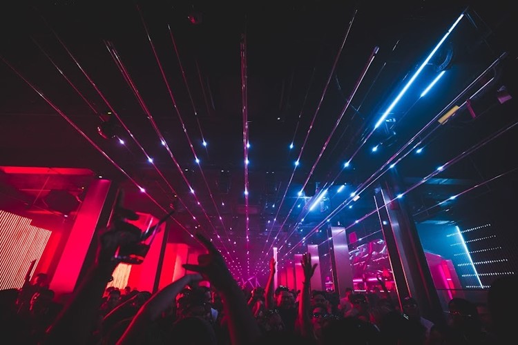 Soirée dans la boîte DPRTMNT VIP à Toronto. Trouvez des promoteurs pour la liste des invités sur Clubbable