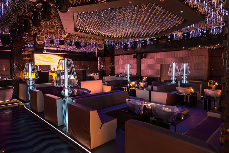 Party at DSTRKT VIP nightclub in London. Find promoters for guest list in Clubbable