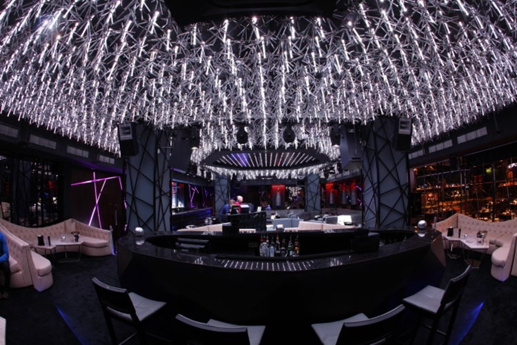 Party at DSTRKT VIP nightclub in London. Find promoters for guest list in Clubbable