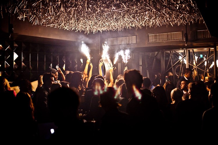 Party at DSTRKT VIP nightclub in London. Find promoters for guest list in Clubbable