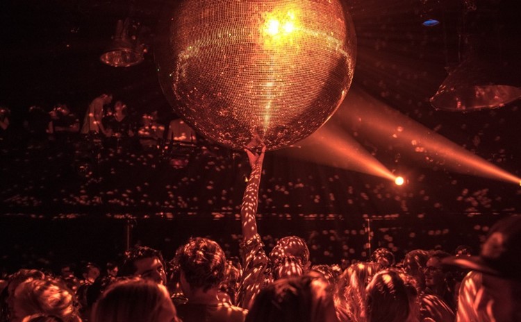 Party at De Marktkantine VIP nightclub in Amsterdam. Find promoters for guest list in Clubbable