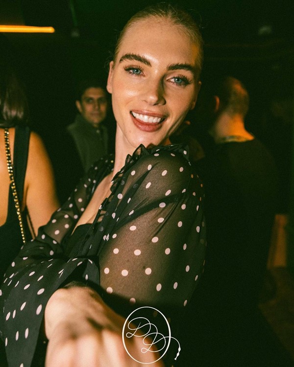 Dear Darling nightclub London go out tonight book your vip table celebrate birthday hen stag