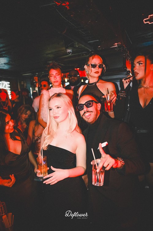 Deflower club Paris couple having fun celebrate birthday bachelor hen stag