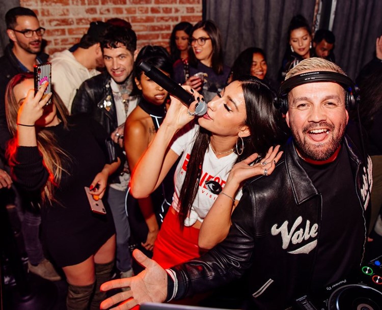 Derriere nightclub Los Angeles dj live singer famous celebrities concert fun night go out tonight