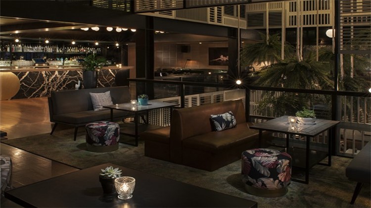 Los Angeles में वीआईपी नाइट क्लब Doheny Room में पार्टी। Clubbable में अतिथि सूची के लिए प्रमोटर खोजें