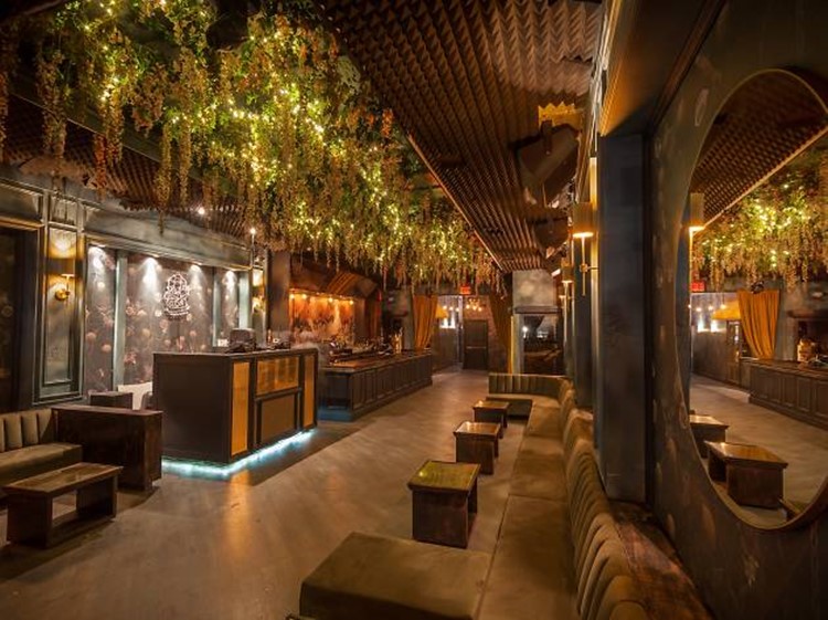 Party at Doux Supperclub VIP nightclub in New York. Find promoters for guest list in Clubbable