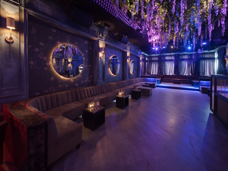 Party at Doux Supperclub VIP nightclub in New York. Find promoters for guest list in Clubbable