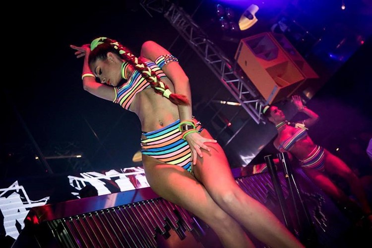 Dreamers nightclub Marbella sexy exotic dancers in bikinis dance show stage event dj music the place to be