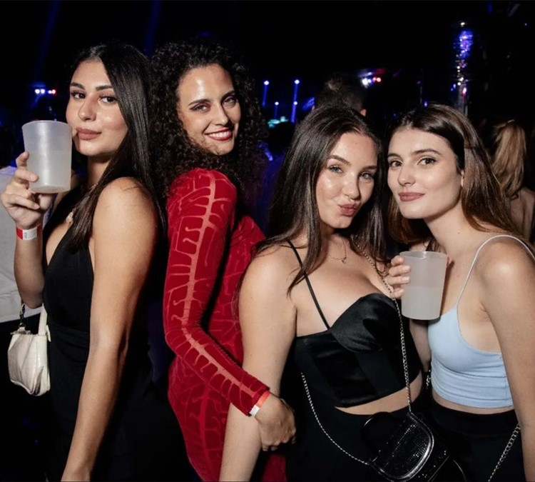 Duvet club Barcelona girls nightout birthday celebration book your table guest list event