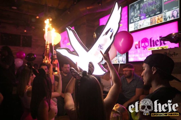 El Hefe sports club Chicago bottle service vodka champagne table reservation service