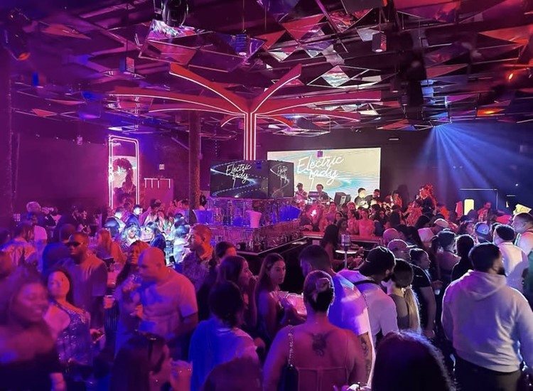 Soirée dans la boîte Electric 23 VIP à Miami. Trouvez des promoteurs pour la liste des invités sur Clubbable