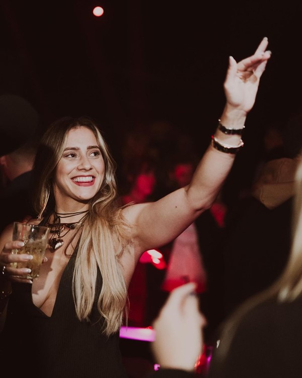 Elva nightclub Cannes guest list blonde girl partying go out tonight fun event party