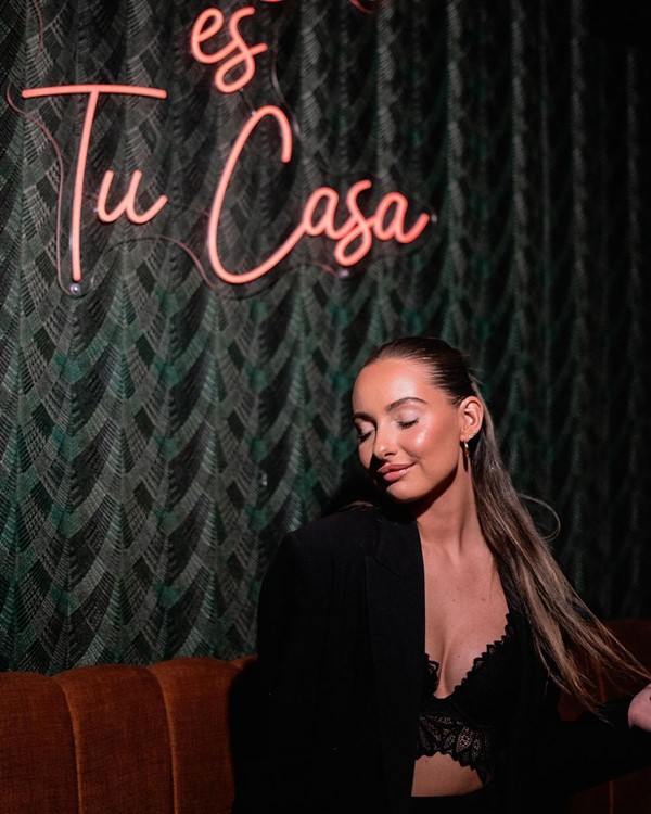 Elva nightclub Cannes book your vip table celebrate birthday bachelor hen stag parties 