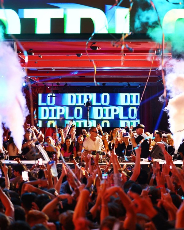 Encore Beach club at night Las Vegas Diplos famous dj live music fun event party