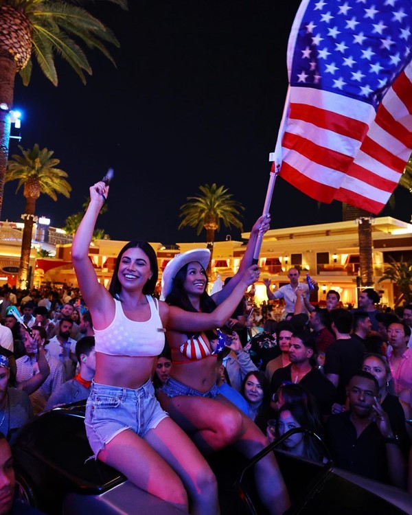 Encore Beach club at night Las Vegas girls having fun guest list drinks dancing clubbing