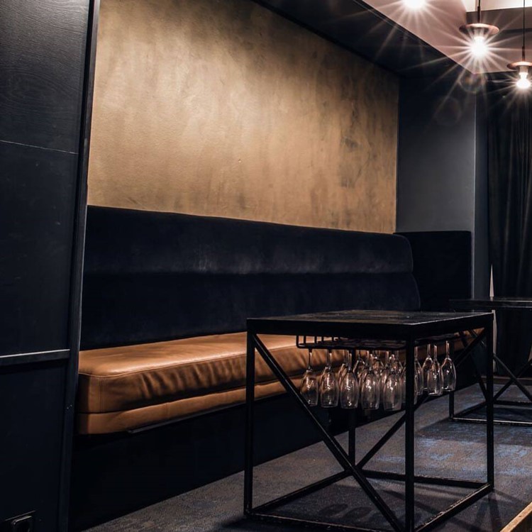 Soirée dans la boîte End VIP à Stockholm. Trouvez des promoteurs pour la liste des invités sur Clubbable