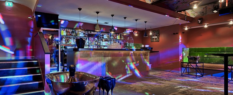 Soirée dans la boîte End VIP à Stockholm. Trouvez des promoteurs pour la liste des invités sur Clubbable