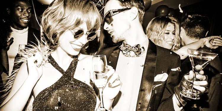 End nightclub Stockholm black and white photography blonde girl drinking and having fun