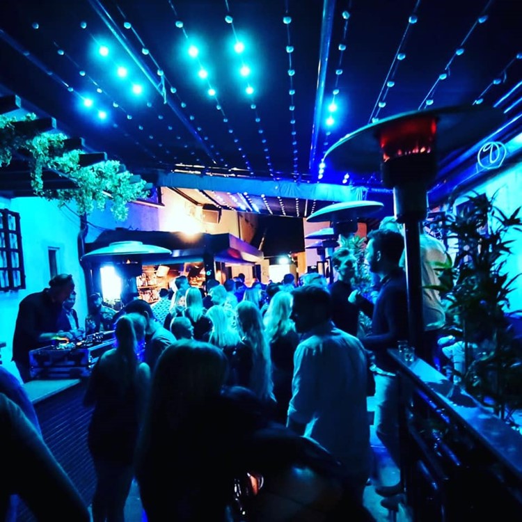 Etage nightclub Malmo fun night party lights show atmosphere bar drinks