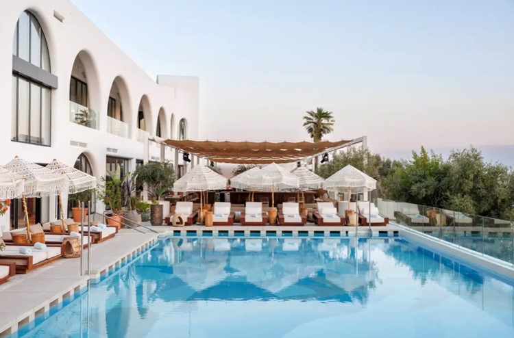 Eva Estepona in Marbella 28 oct. 2025