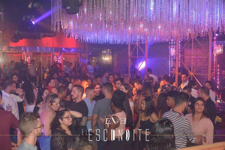 Eve Club nightclub Orlando party crowd people dance