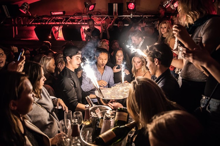 F12 Millennial Monday party Stockholm terrace vip booking reservation champagne birthday hen bachelor