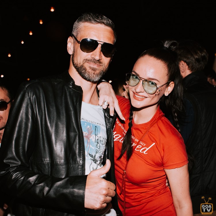 Fantomas Rooftop Moscow club girl guy book table vip celebrate hen bachelor birthday parties 